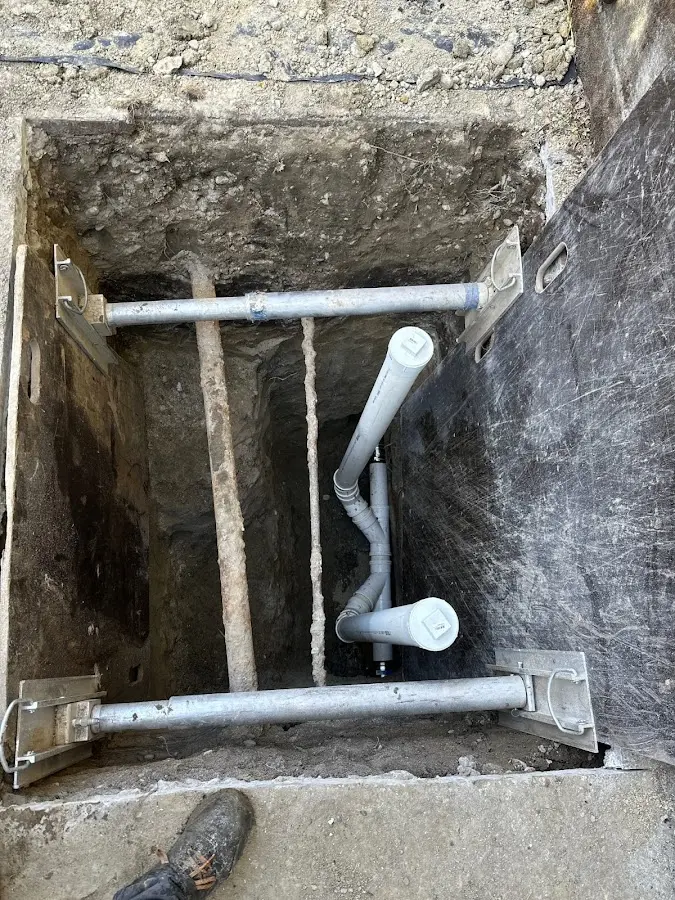 Experienced plumber completing Gas Line Repair work in Independence